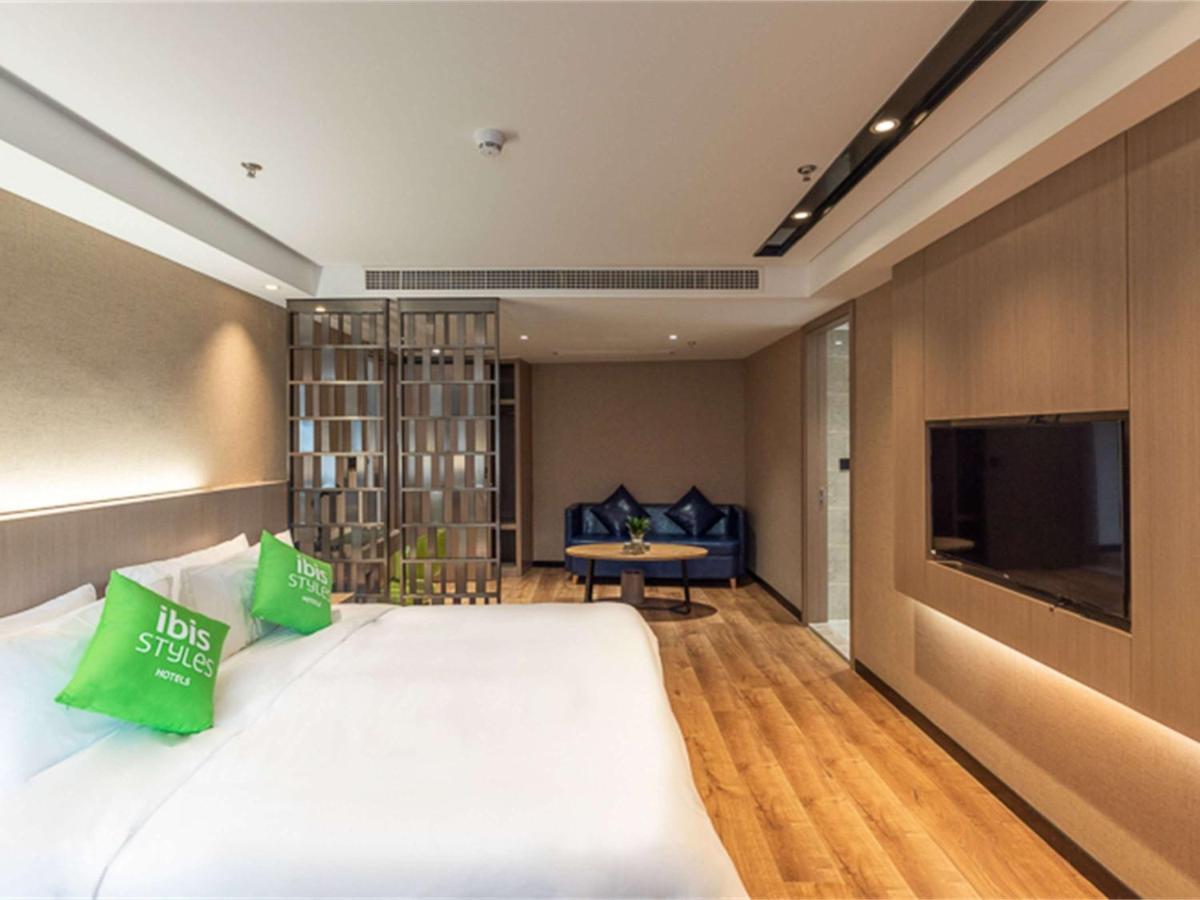 Отель Ibis Styles Fuzhou Wuyi Square Экстерьер фото