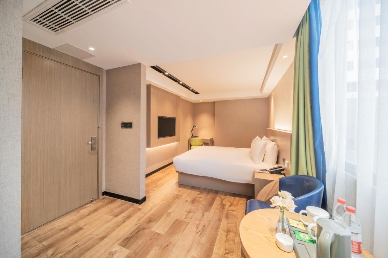 Отель Ibis Styles Fuzhou Wuyi Square Экстерьер фото