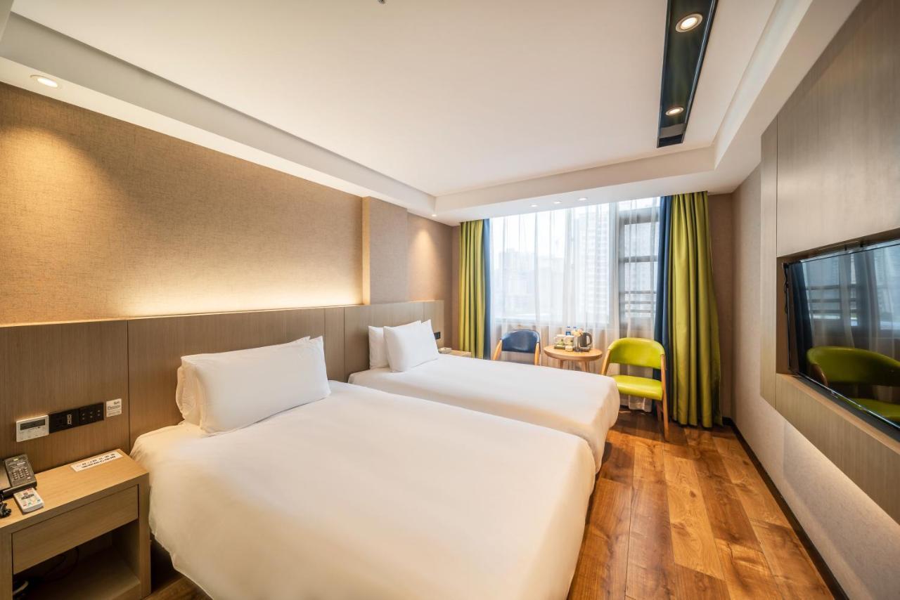 Отель Ibis Styles Fuzhou Wuyi Square Экстерьер фото