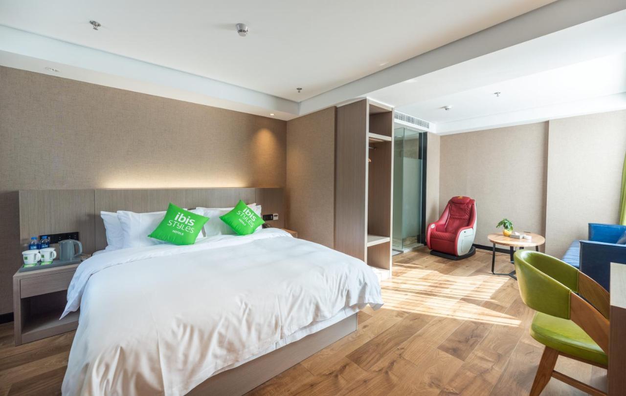 Отель Ibis Styles Fuzhou Wuyi Square Экстерьер фото