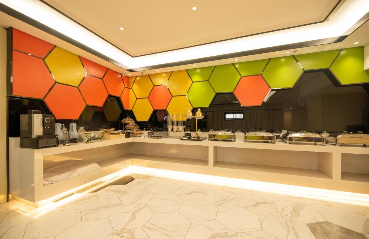 Отель Ibis Styles Fuzhou Wuyi Square Экстерьер фото